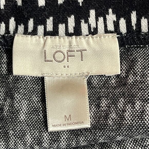 Ann‎ Taylor Loft Skirt Medium Knit Pull On Stretch Striped Black White Career - Picture 3 of 6